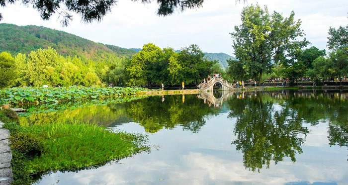 安徽宏村有哪些景点,安徽宏村一座古老的水墨画卷古城