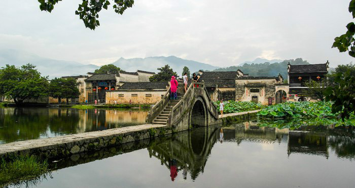 安徽宏村有哪些景点,安徽宏村一座古老的水墨画卷古城