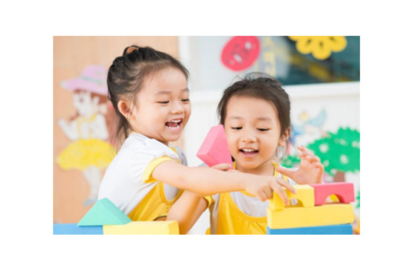 妈妈教小孩做家务很厉害,父母教孩子们做家务视频英语