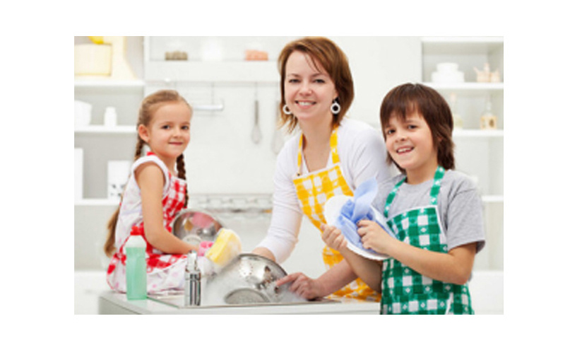 妈妈教小孩做家务很厉害,父母教孩子们做家务视频英语