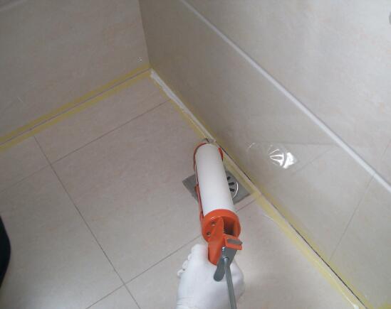 卫生间玻璃胶发霉发黑清洁小妙招,卫生间玻璃胶发霉怎样清洁