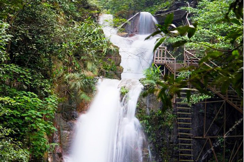 陕西大漂流哪里比较好,耍水秦岭大峡谷漂流