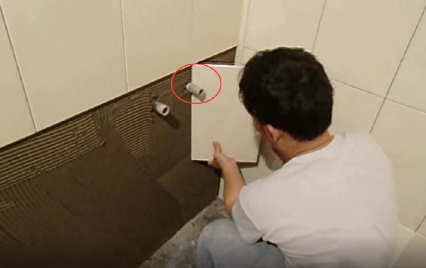 贴瓷砖水管接头没露出来怎么弄,贴完瓷砖水管接头太深怎么办
