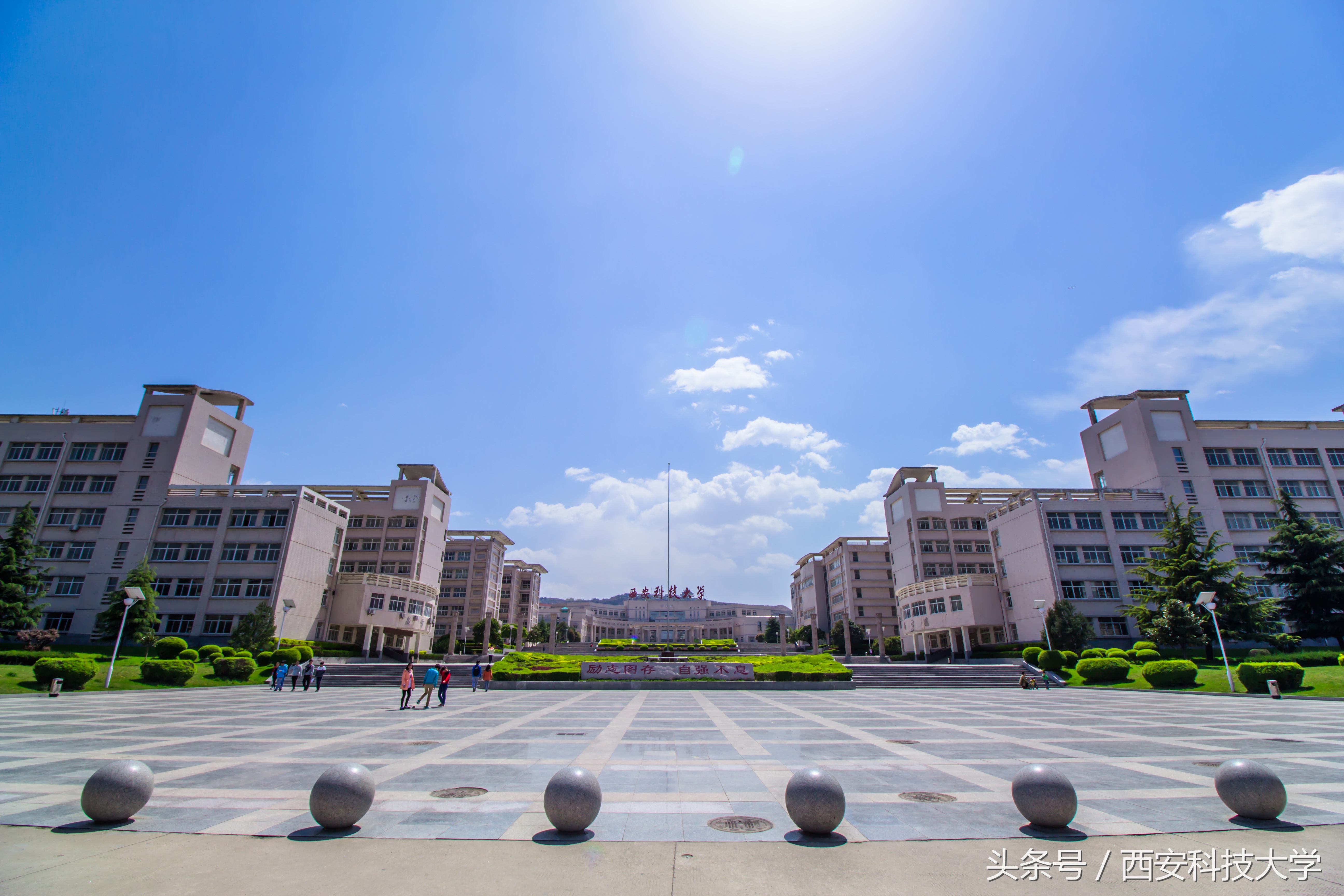 25项奖学金、网红餐厅、有咖啡厅的图书馆，这所高校新生太幸福！