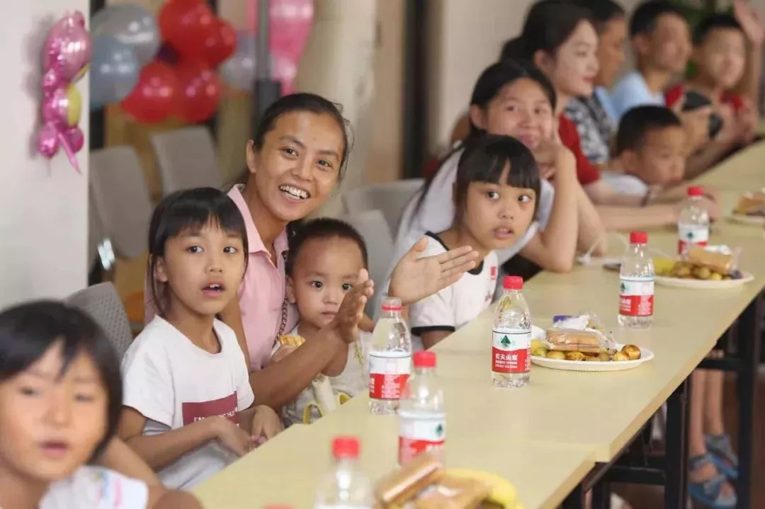 深圳有座神秘大钟楼曾是“亚洲第一钟”！它欢迎他们光临……
