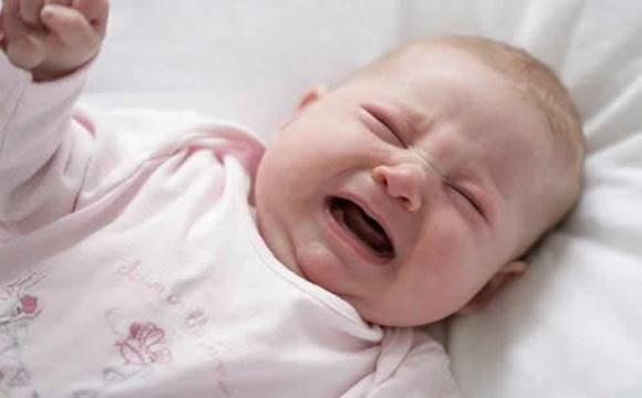 月子婴儿受惊吓的表现,惊吓过度的症状表现
