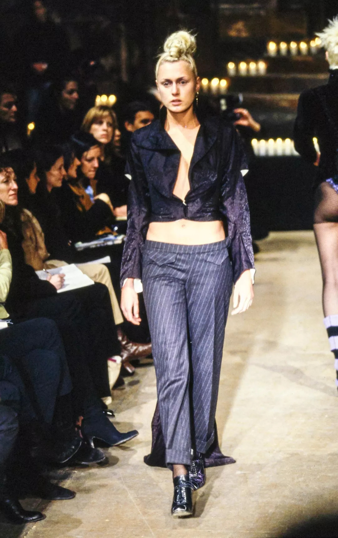 alexandermcqueen代表作品,alexandermcqueen是高定吗