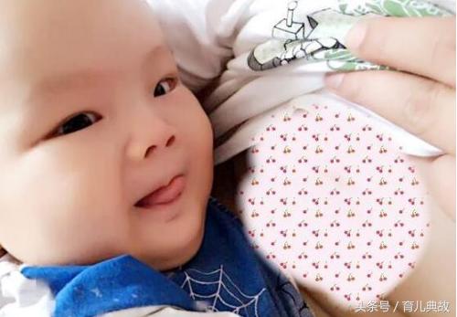 有一个“恋奶狂”宝宝，是怎样的感受？这位网友妈妈的做法好气人