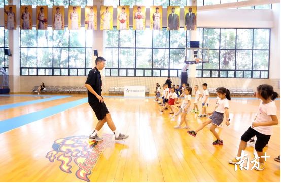 好暖!关爱“小候鸟”折射东莞城市温度!