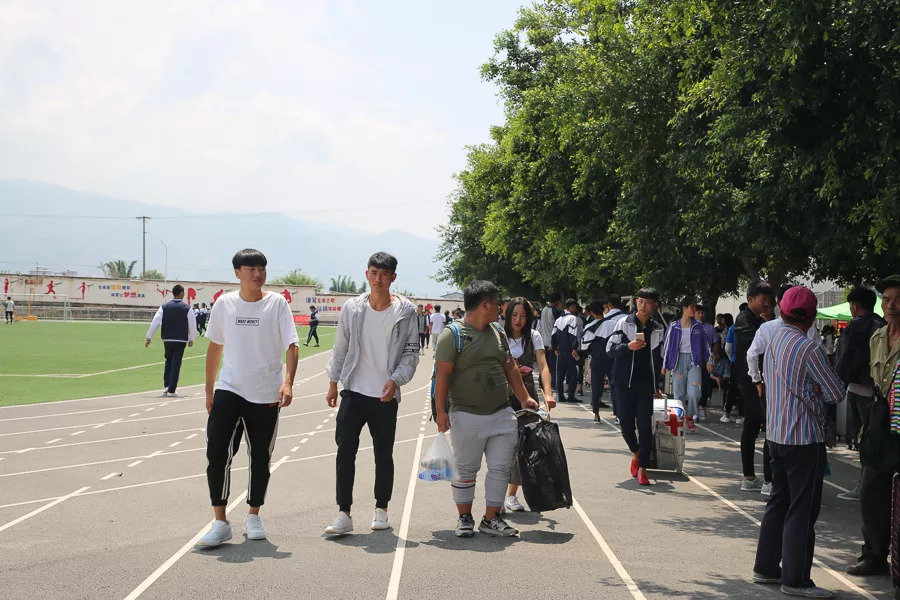 「今日宾川」既学本事还领“高”工资，这种好事给我来“一打”！