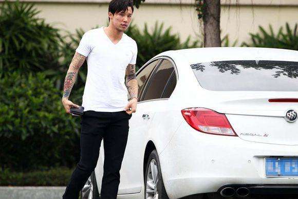 赵明剑和武磊,国足武磊开什么车