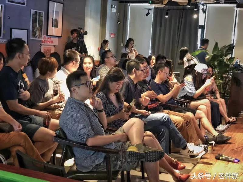 公益、毒枭、足球、电影——“老伴旅”分享“壮游者”四个好故事