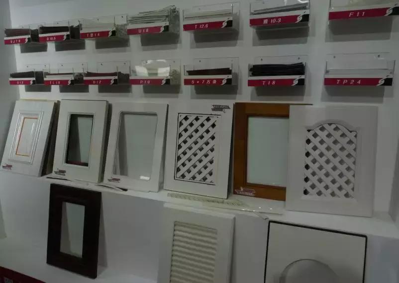 橱柜柜体颜色难看怎么补救,橱柜柜体柜门颜色不一致