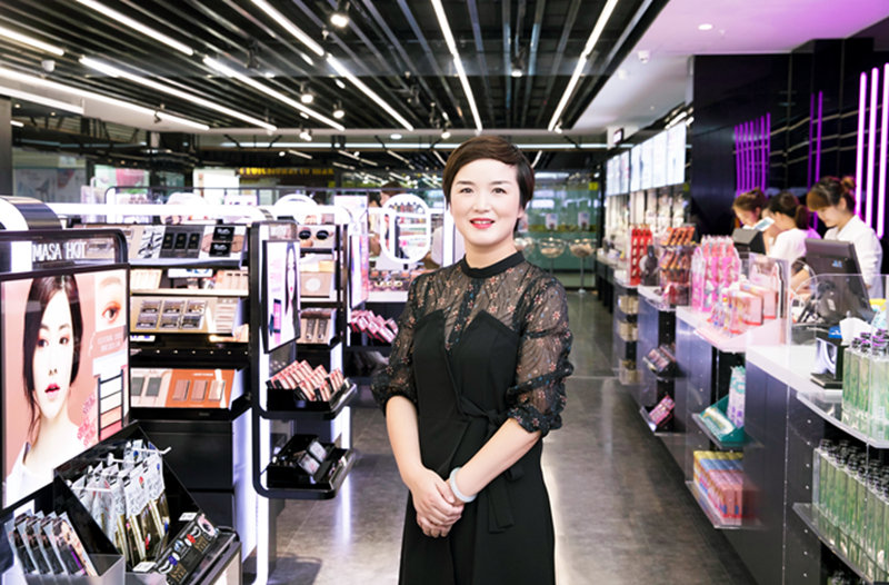 布局几万台美妆自动售卖机,25平米化妆品店的布局与设计