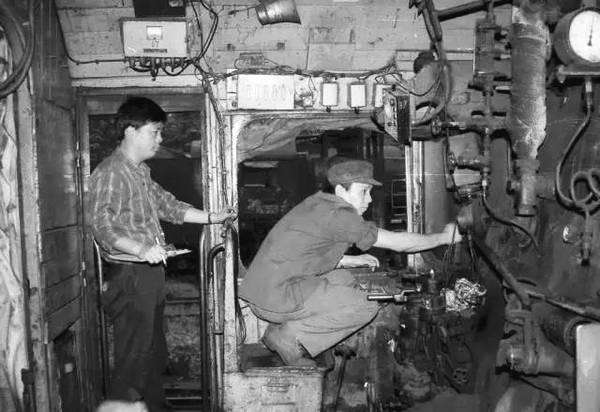 铁路机车技术发展趋势,中国铁路机车的发展历程西安段