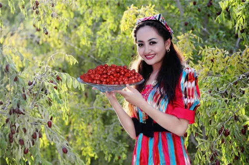 皮薄肉厚核小的新疆和田枣,皮薄肉厚的新疆大枣