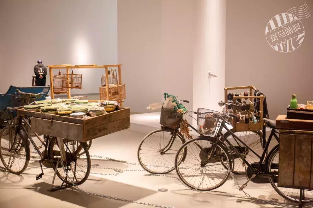 亚洲首展！开枪射画肉上绣花……这场叫“她”的展览，见识女性的力量