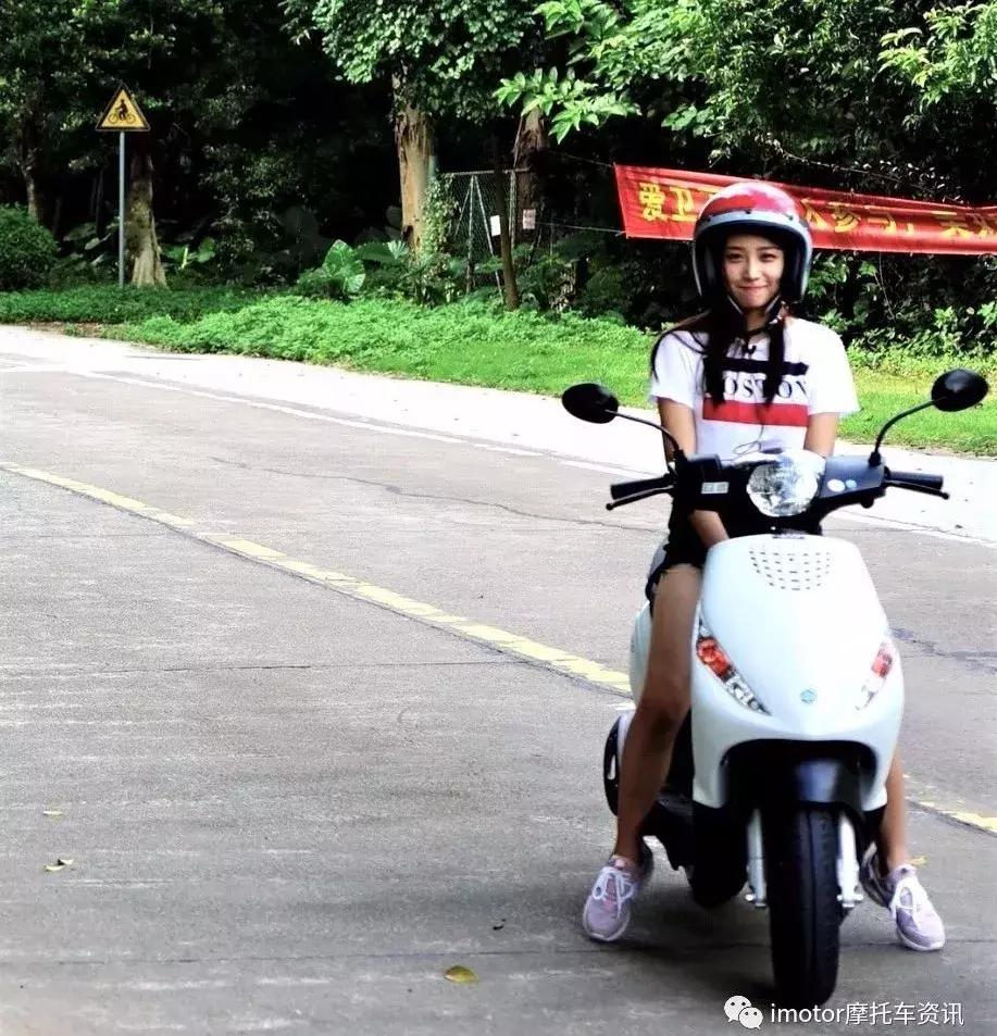 2019款比亚乔zip50,2020款比亚乔liberty150测评