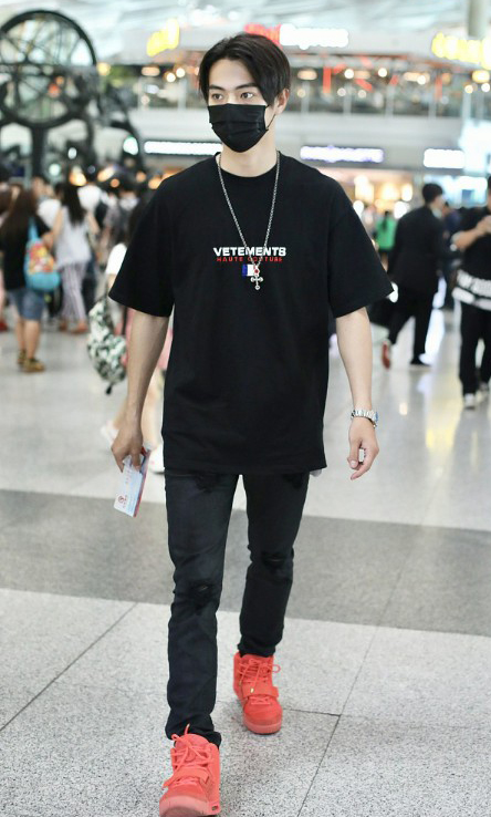 许凯谈球鞋,许凯晒鞋