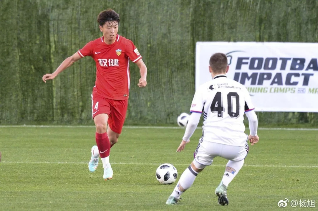 杨旭鲁能足球视频,鲁能备战亚泰杨旭重回一线队