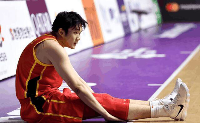 篮球四人被罚下,四人被罚下篮球