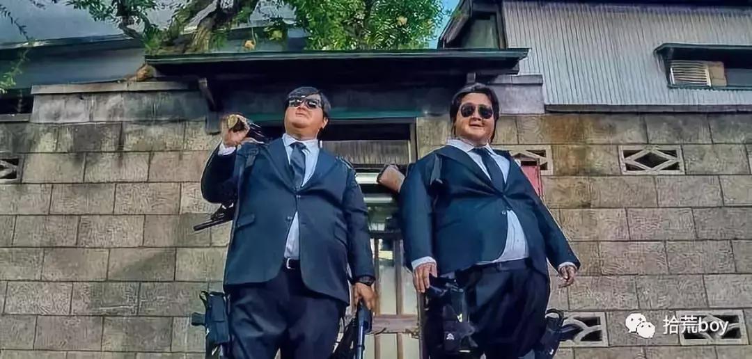 《超大号美人》：一边*爱做**，一边照镜子感叹“sobeautiful”