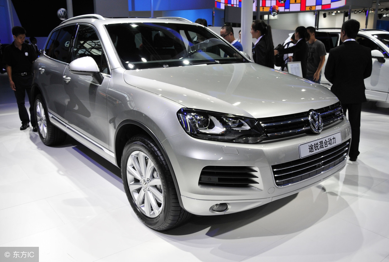 13年迈腾1.8t豪华版现在值得买吗,17年迈腾1.8t豪华版二手车多少钱