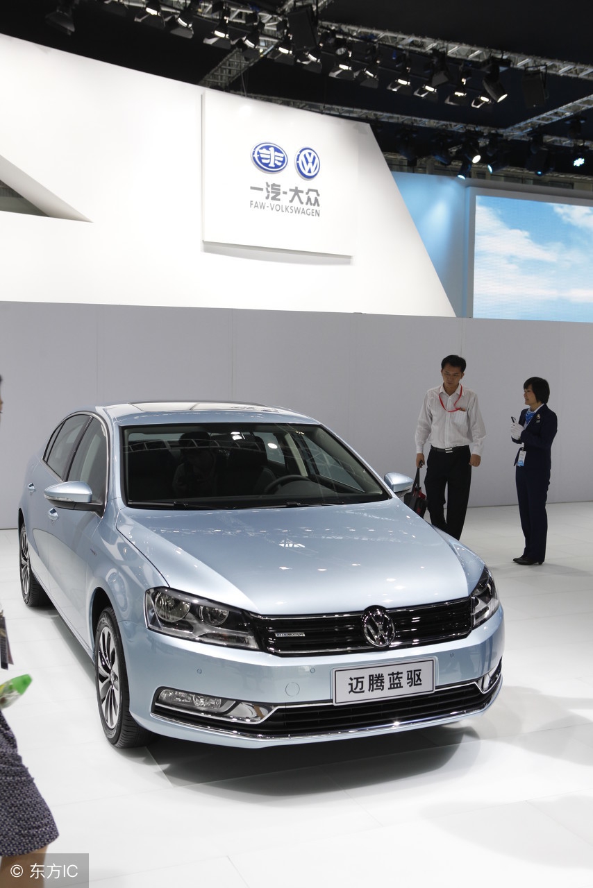 13年迈腾1.8t豪华版现在值得买吗,17年迈腾1.8t豪华版二手车多少钱