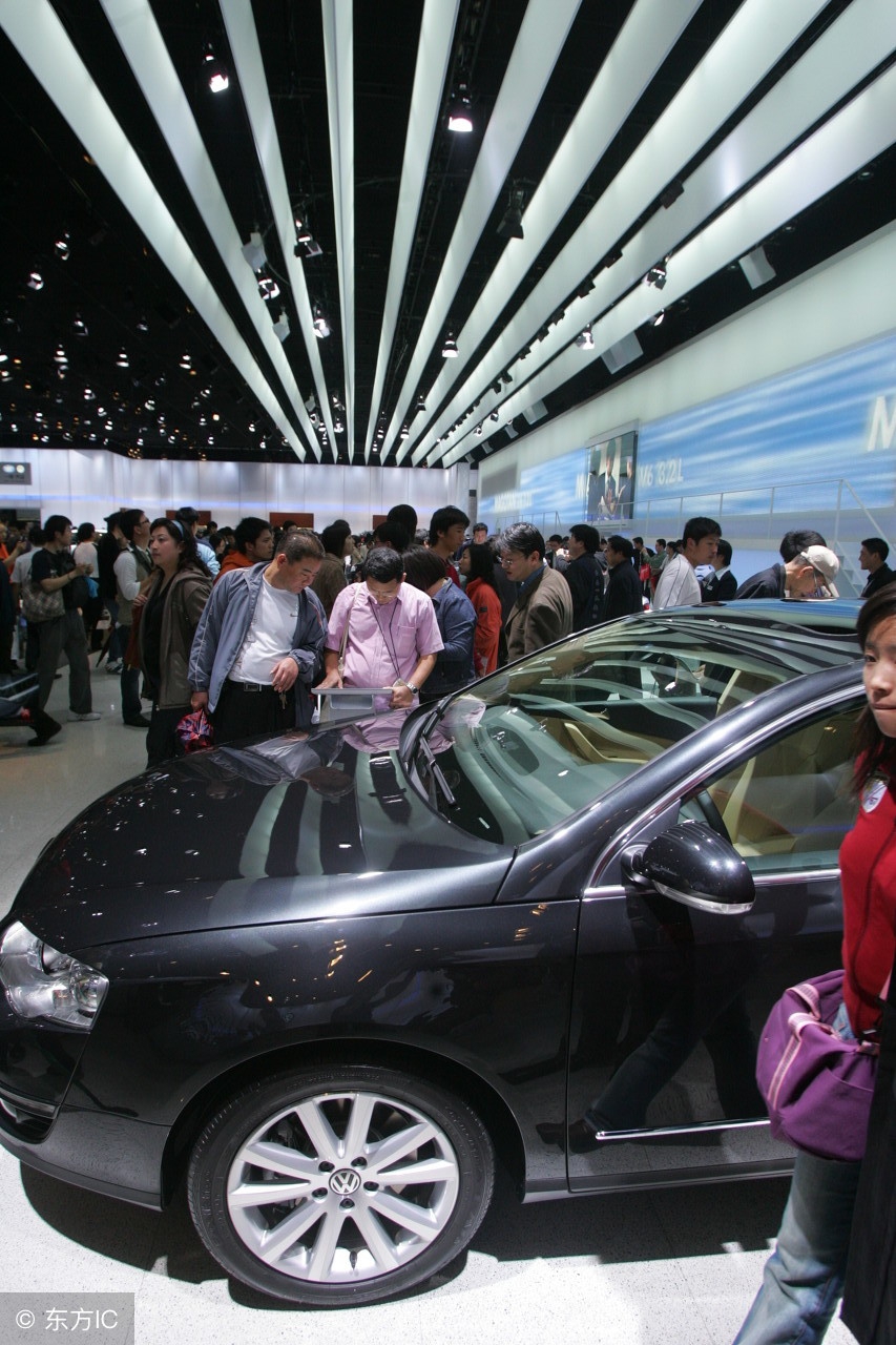 13年迈腾1.8t豪华版现在值得买吗,17年迈腾1.8t豪华版二手车多少钱