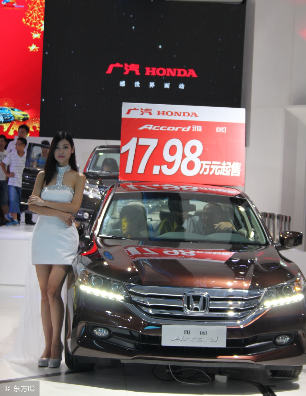 13年迈腾1.8t豪华版现在值得买吗,17年迈腾1.8t豪华版二手车多少钱