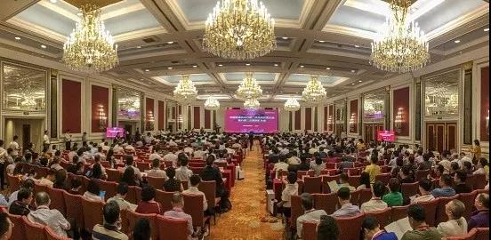 永高人和大黄蜂童鞋哪个好,永高人童鞋官方旗舰店直播