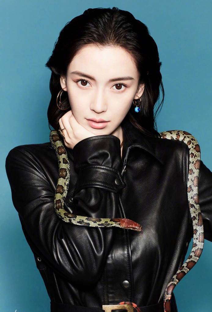 angelababy何穗红毯,何穗和杨颖薇娅