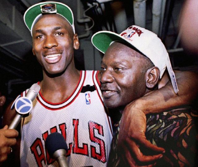 闪电博尔特进化史超燃剪辑,闪电博尔特生涯比赛传奇集锦