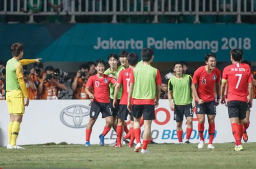 孙兴慜压力大?韩国男足亚运终夺冠,不然这两人会被韩媒体骂死!