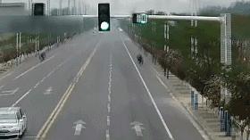 农村电动车接送学生须知,电动三四轮车可以接送学生吗