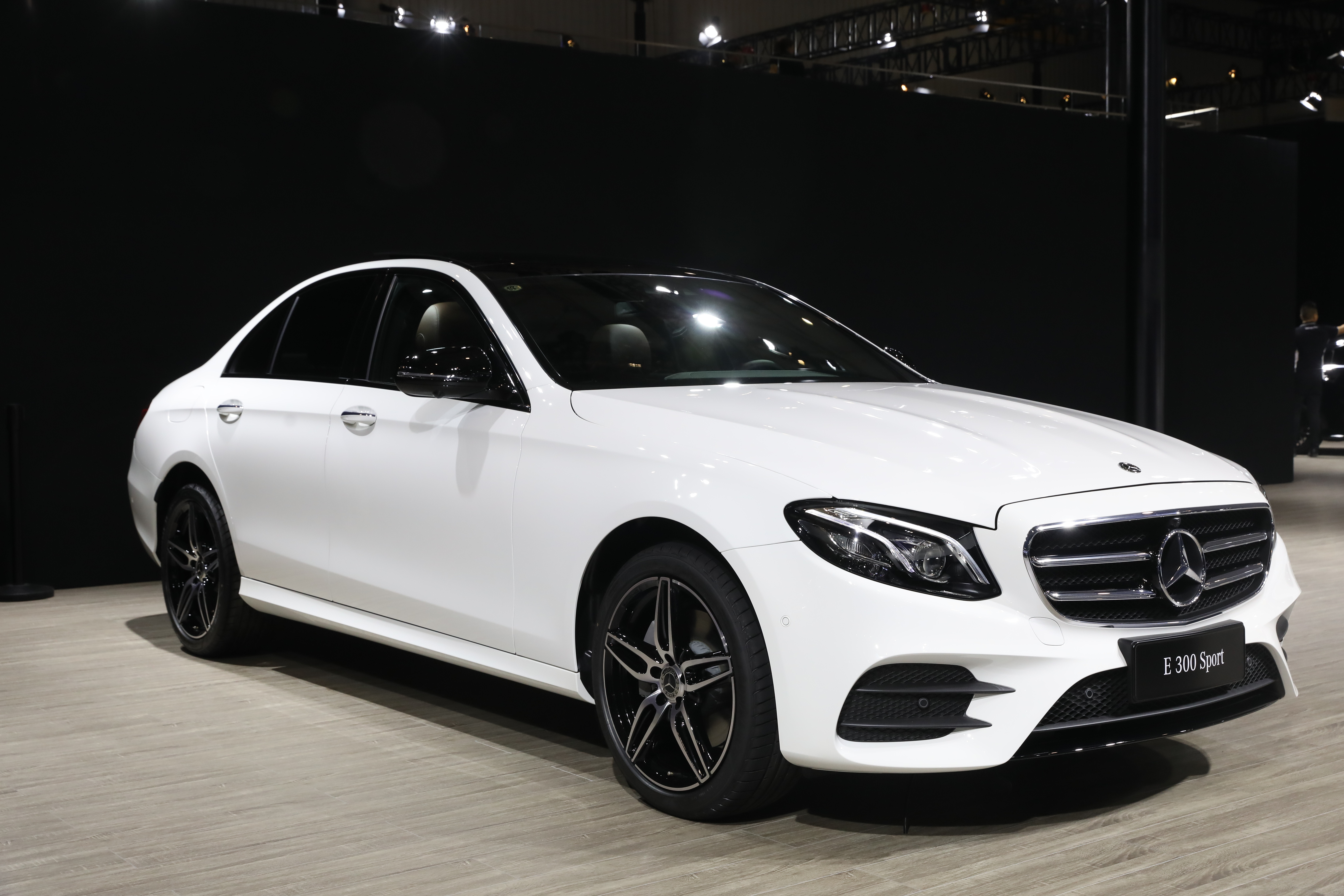 星徽耀动燃情蓉城