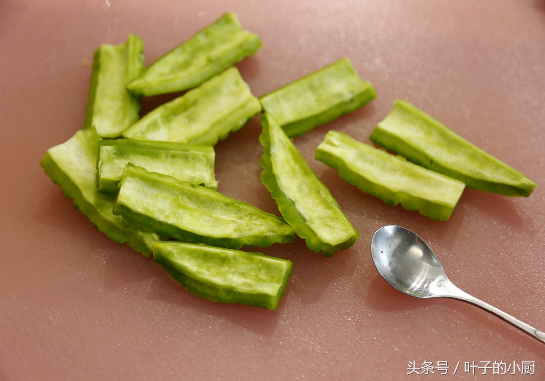 怎么做的苦瓜不苦又脆,苦瓜怎么做才不苦而且还清脆