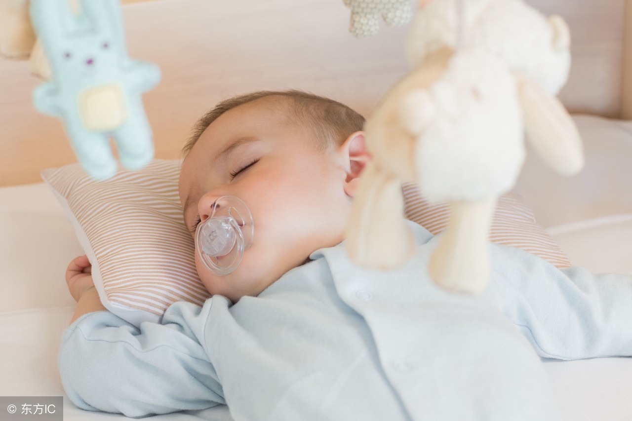 宝宝鼻梁眼睛上方青筋,7个月宝宝额头到鼻梁有青筋