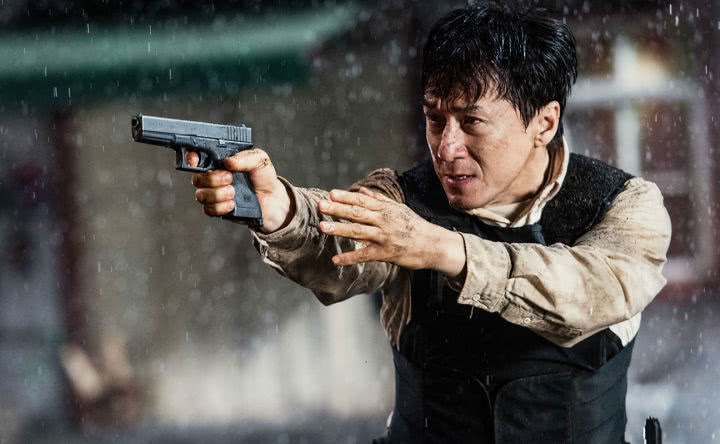 成龙是一个传奇人物吗,成龙都是享誉国际的功夫巨星