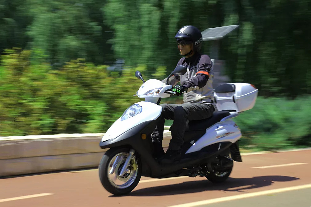 豪爵vh125s珍珠白,豪爵vh125性能怎样