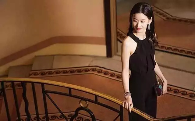 如何评价章泽天的,章泽天到底有多清醒