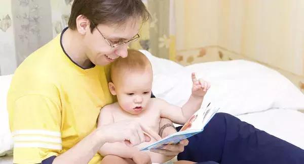 1岁宝宝怎样培养读绘本,1岁宝宝绘本启蒙怎么做