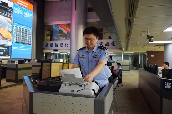 守住的“声命线”110指挥中心的日常，平均一天接警15000宗