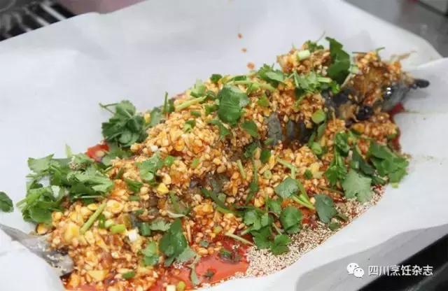 家常无骨烤鱼的做法,特色烤鱼制作短视频