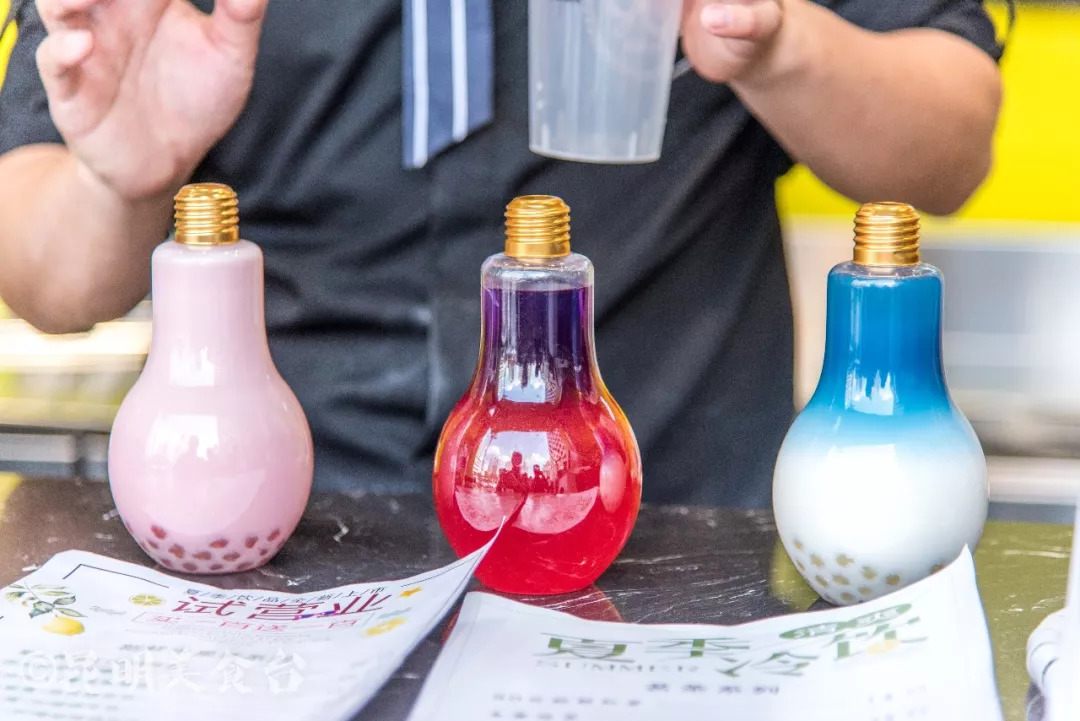 一天卖3万杯的奶茶,一天卖2000多杯奶茶