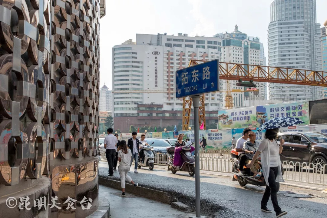一天卖3万杯的奶茶,一天卖2000多杯奶茶
