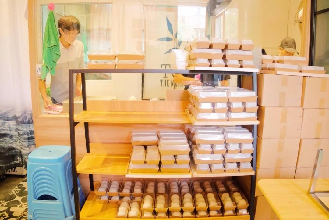 意外爆火的美食店铺,爆火的米糕