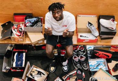 aj椋炴獝璧板,绌跨潃aj灏忓績缈肩考璧拌矾