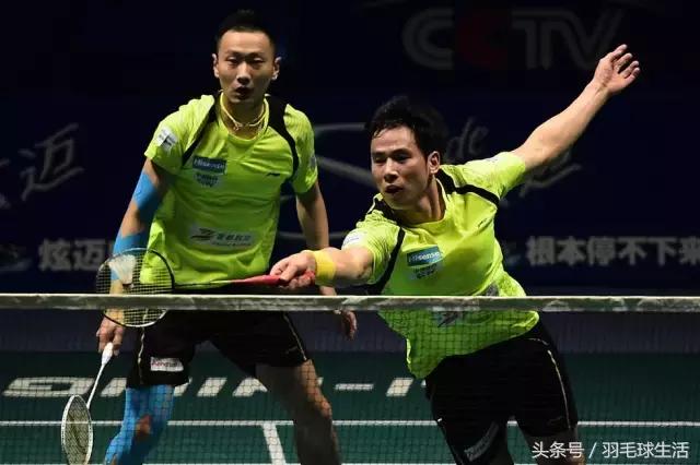 羽毛球双打发球错误案例,羽毛球常见错误集锦