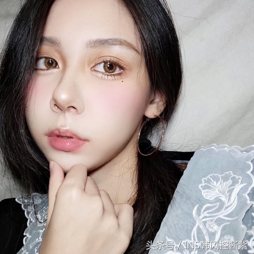 网红都戴什么颜色的美瞳,网红都戴什么样的美瞳比较逼真